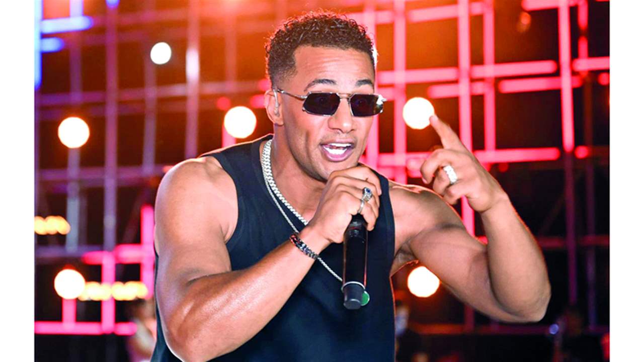 لقطة إنسانية تهز الجمهور… محمد رمضان يفاجئ طفلًا من ذوي الهمم على المسرح