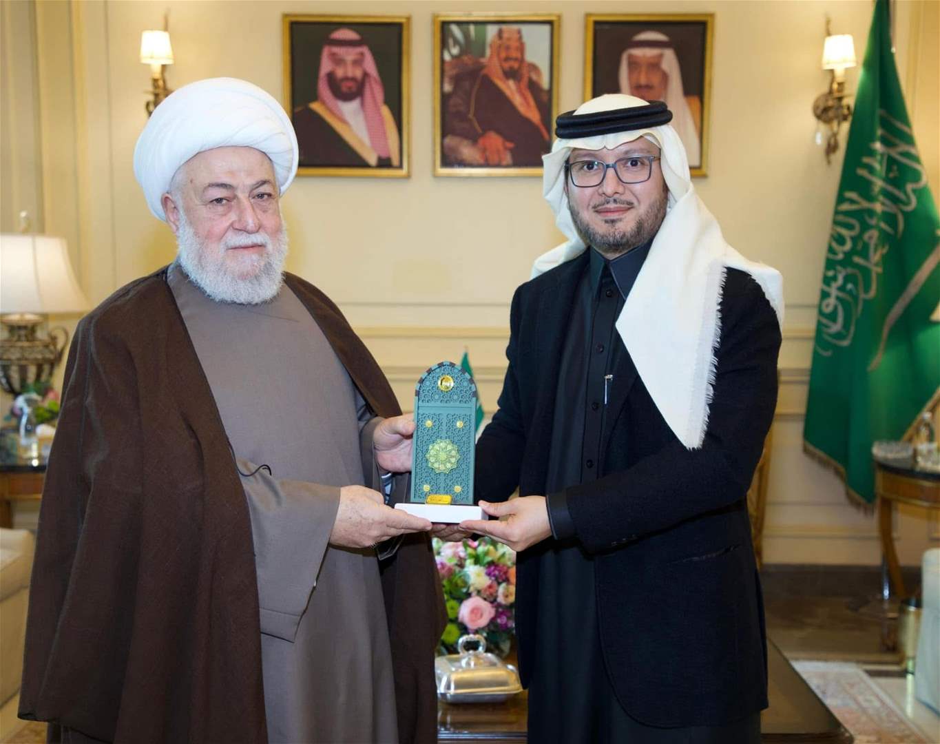 بخاري يعرض مختلف التطورات الراهنة مع مفتي صيدا الجعفري