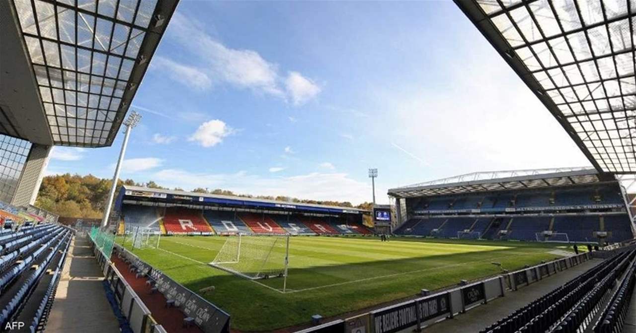 فيديو - "مباراة الحزن" في إيوود بارك .. قصة المدرجات الخاوية 