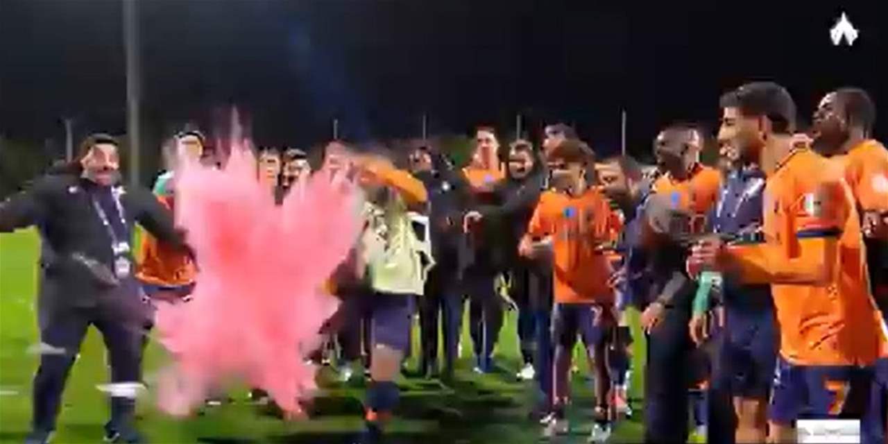 فيديو - احتفلوا مع زميلهم بمولوده بطريقة غريبة