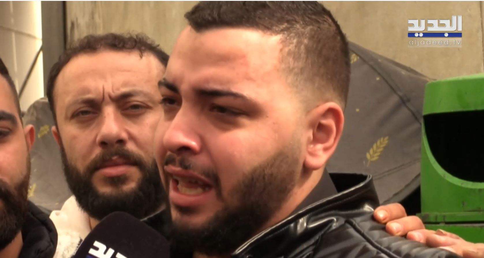 "نتقبل التعازي في بيت مهدد" دموع وصرخة ذوي أحد الضحايا (شاهد الفيديو) 