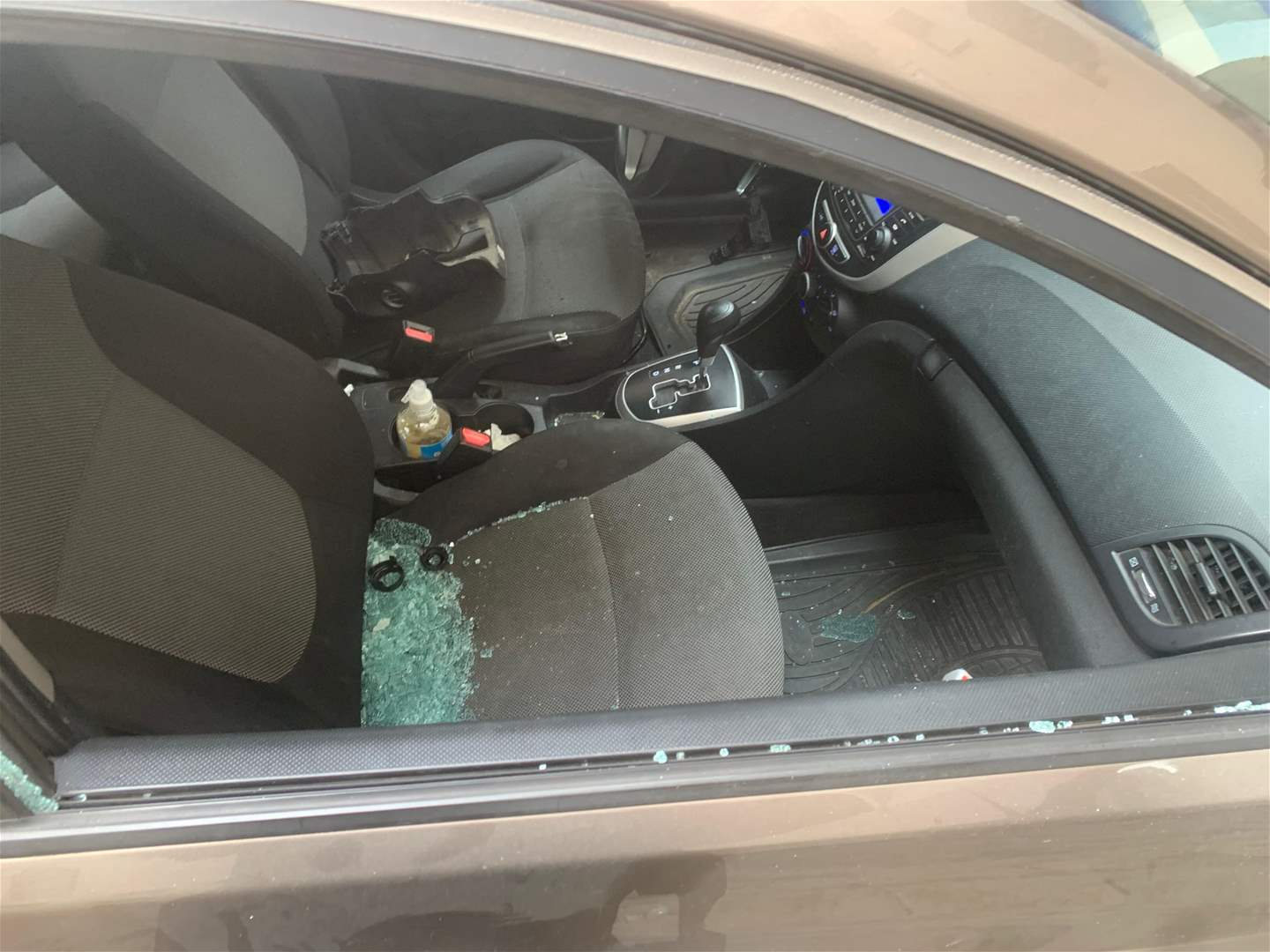 في الجناح.. سيارة محامي تتعرض للسرقة