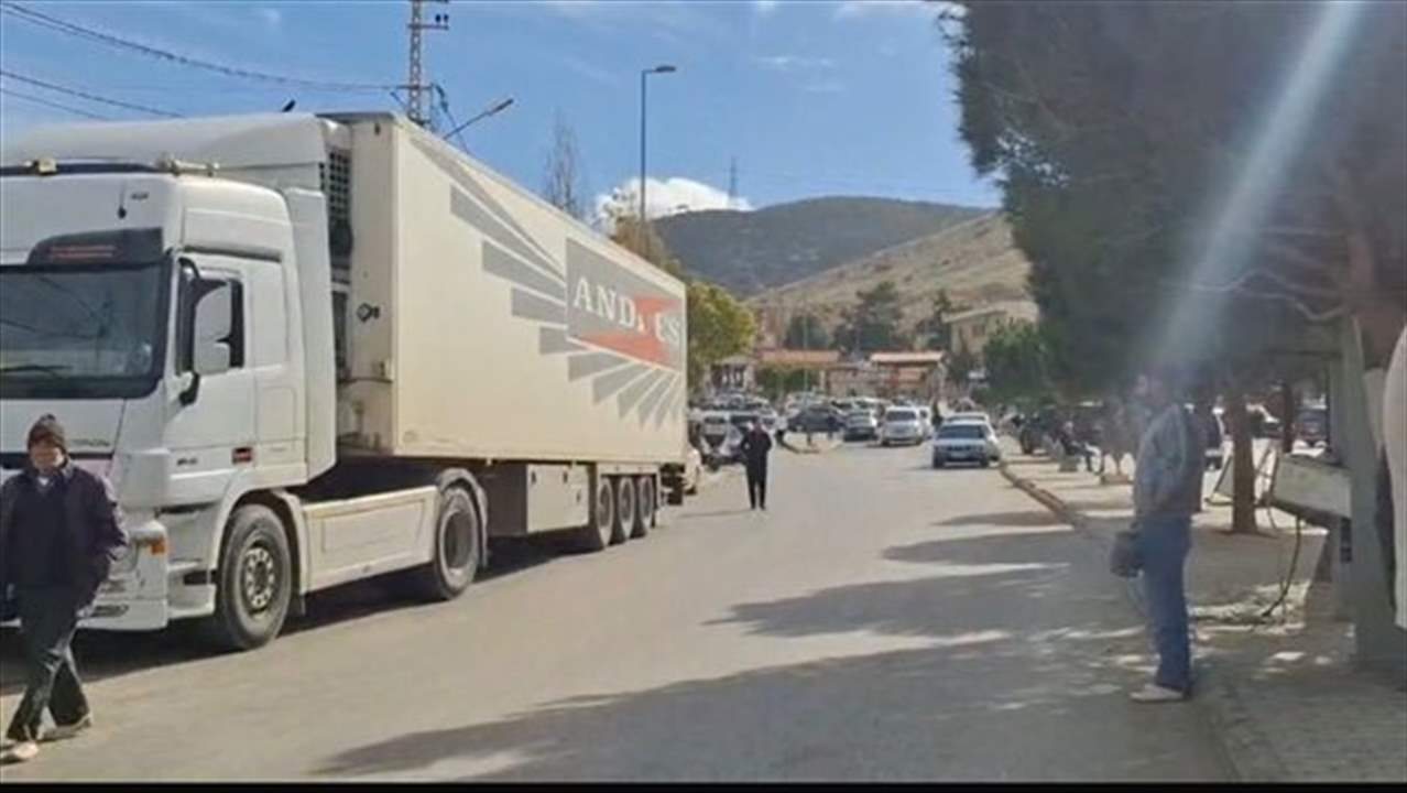 اتفاق لبناني – سوري على آلية مؤقتة لتنظيم حركة الشاحنات عبر المصنع