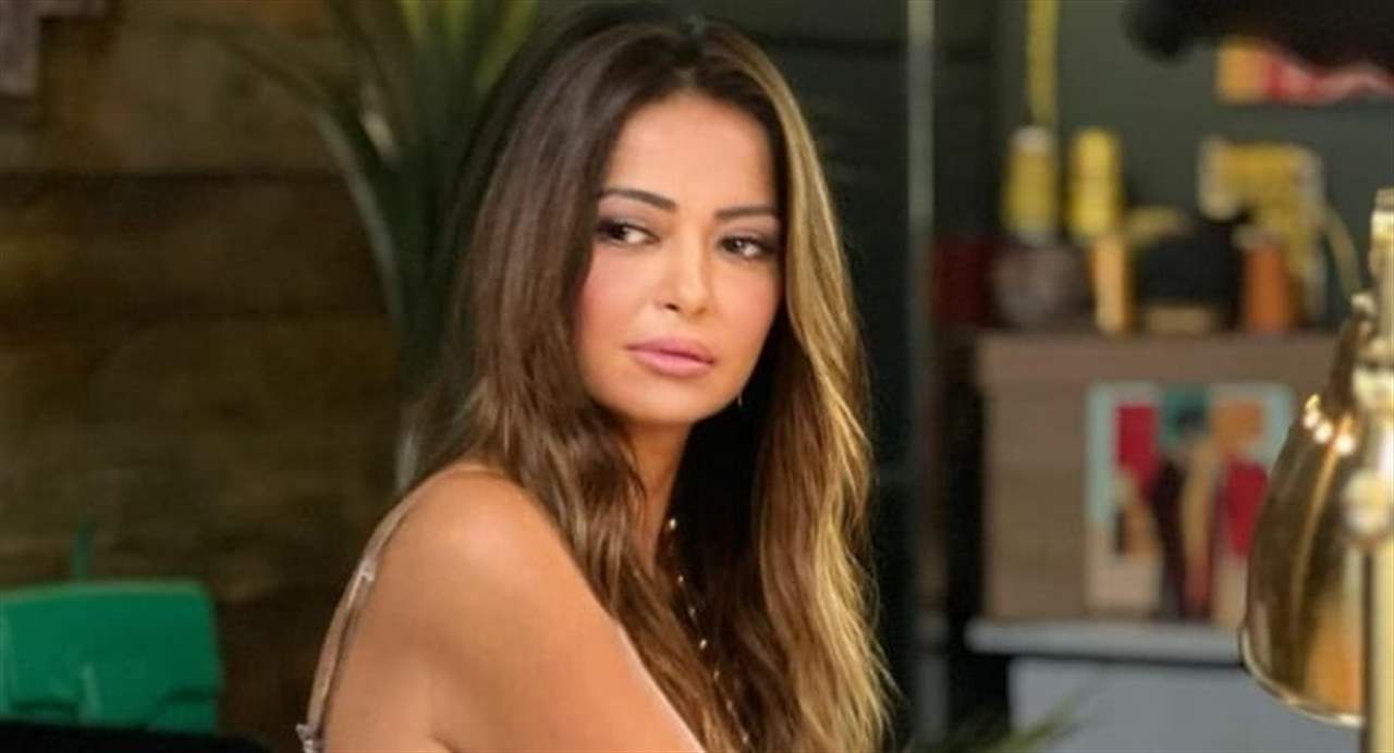 داليا مصطفى تكشف أسباب لجوئها إلى طبيب نفسي بعد صدمات متتالية 