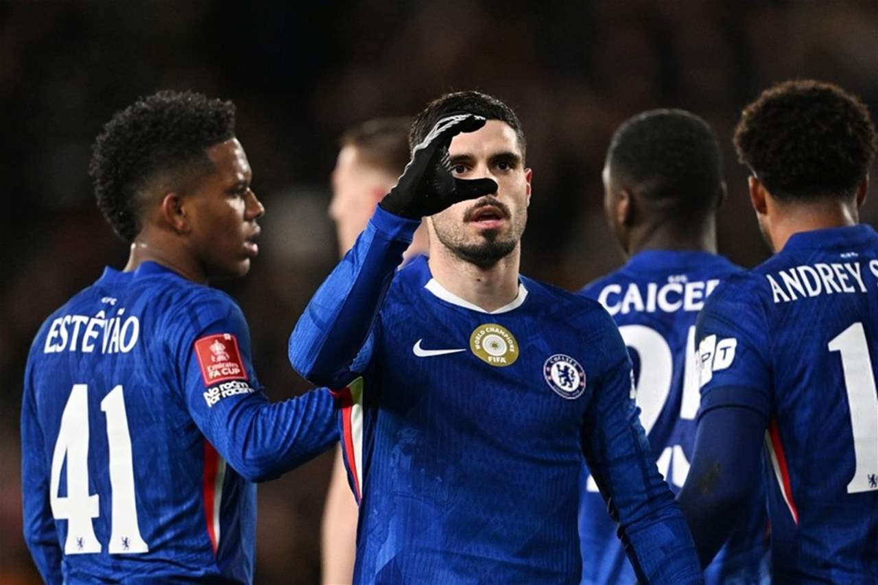 بثلاثية تاريخية يوم "الجمعة 13"، نيتو يحطم أرقاماً صمدت أكثر من قرن