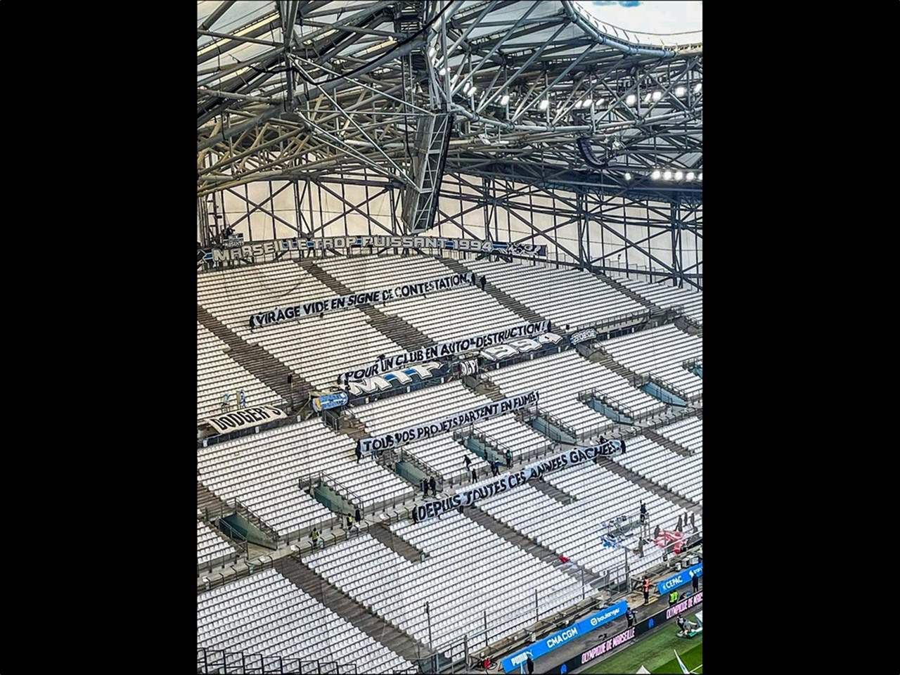 صمتٌ "جليدي" في "فيلودروم": جماهير مرسيليا تنتفض