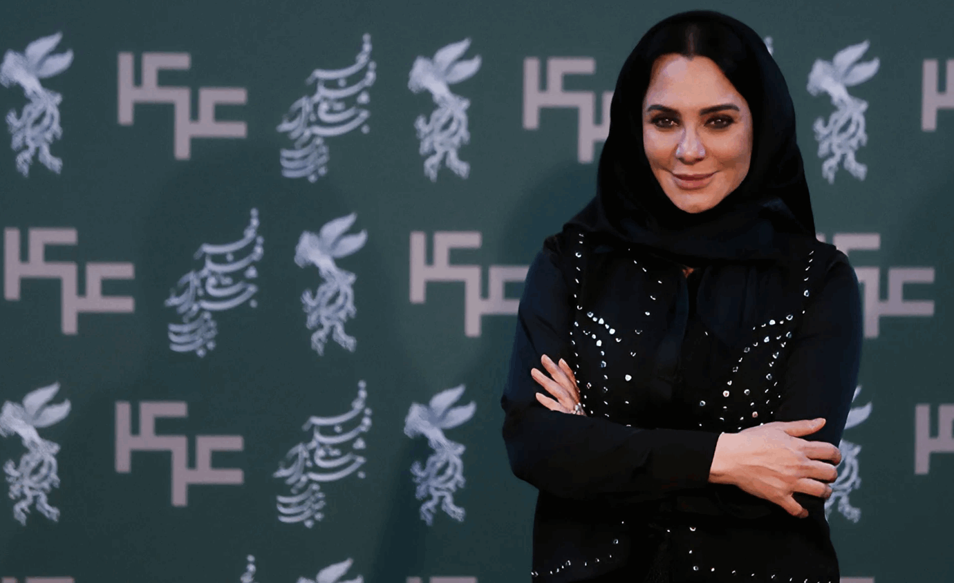 سلاف فواخرجي ترد على جدل ظهورها بالحجاب: احترمت المكان والناس