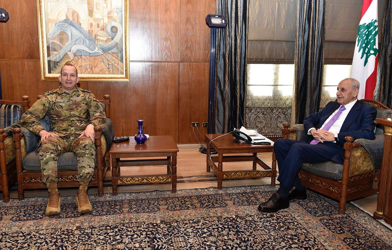 قائد الجيش زار بري.. ماذا دار بينهما؟