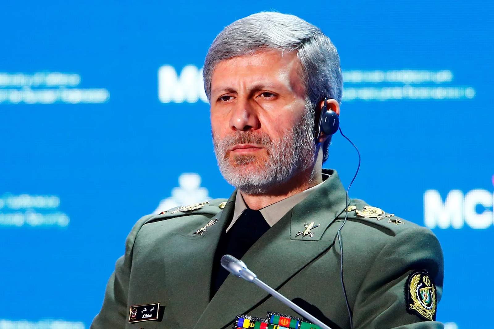 قائد الجيش الإيراني يحذّر: نحن على أهبّة الجهوزية