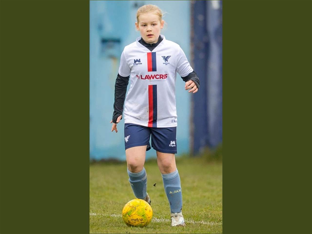 حزن في كرة القدم الإنجليزية لرحيل إيلا 