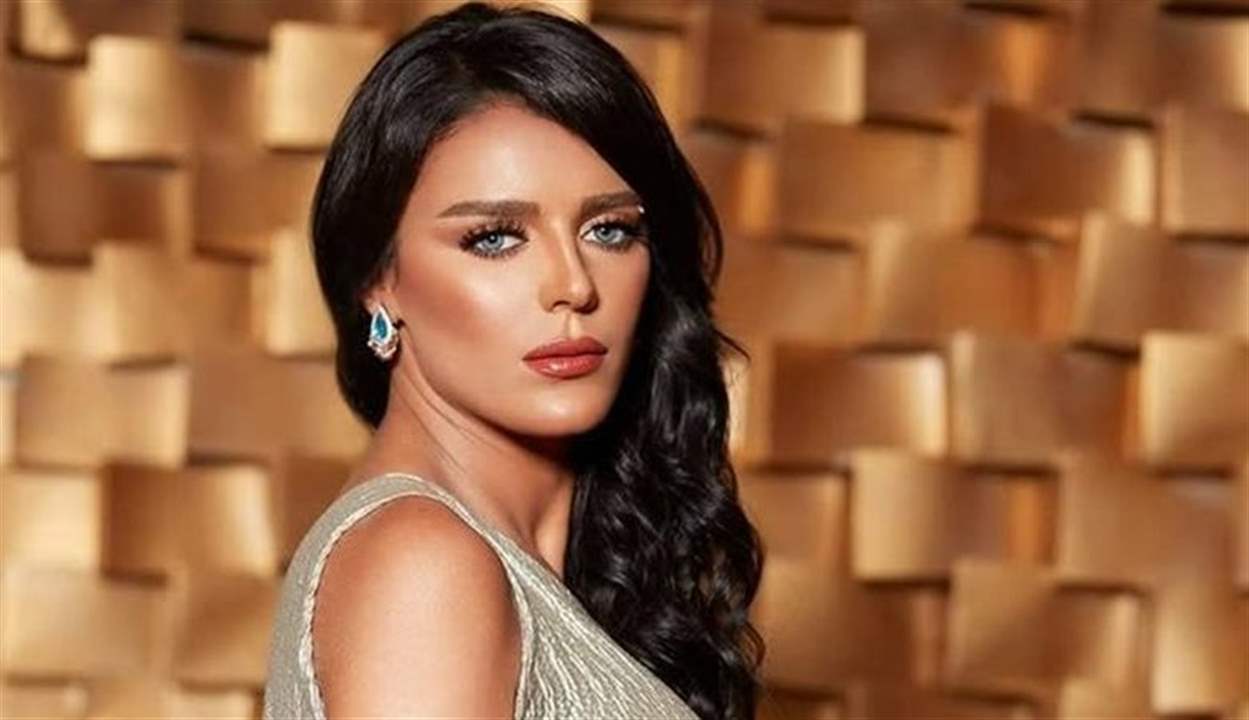 هبة السيسي تظهر حليقة الرأس في اول ظهور لها بعد اصابتها بالسرطان