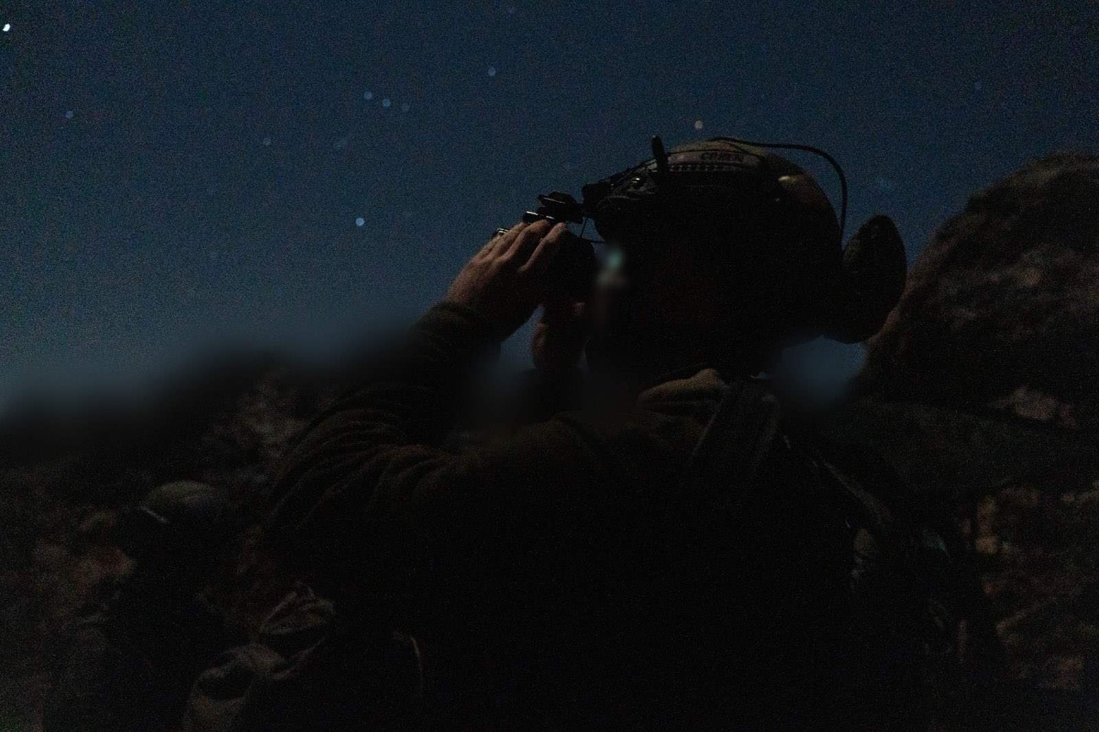 "غرف عمليات على حدود لبنان وسوريا".. أدرعي يزعم وينشر! (صور)