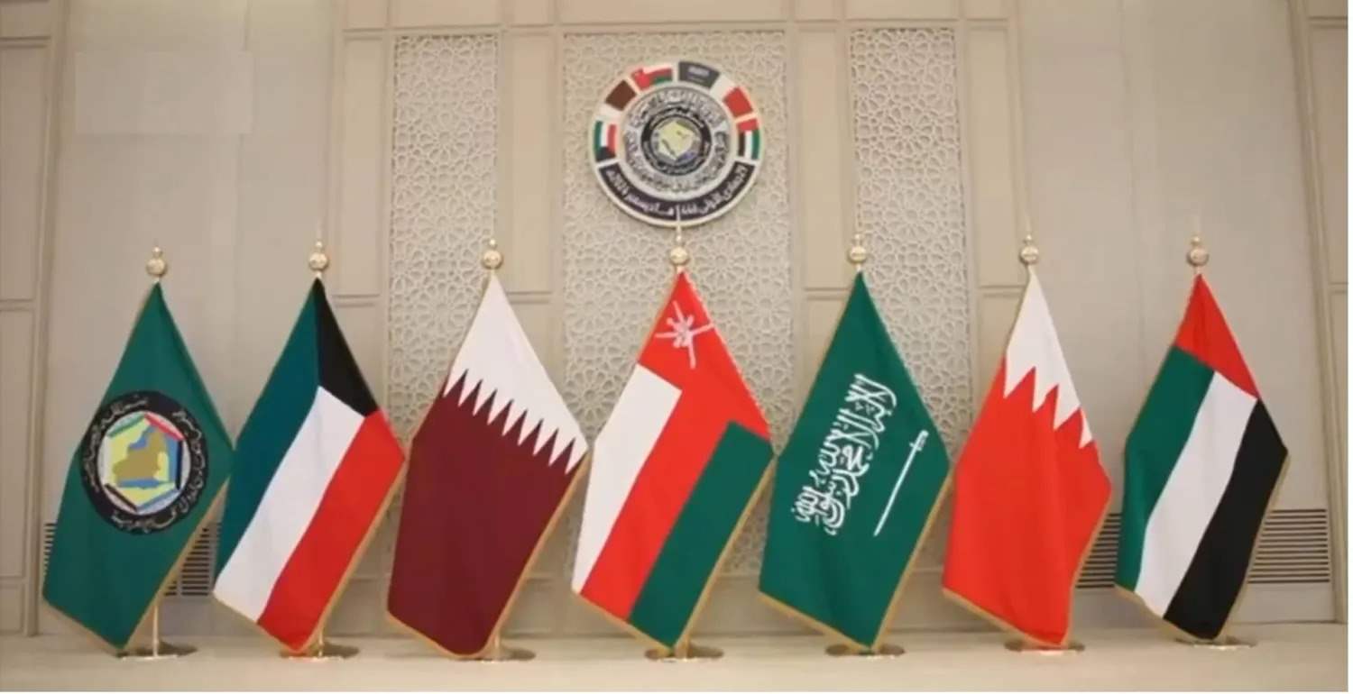 أنس بوخش وهدى حسين وأحلام برسائل مؤثرة بعد ضربات إيران على الخليج