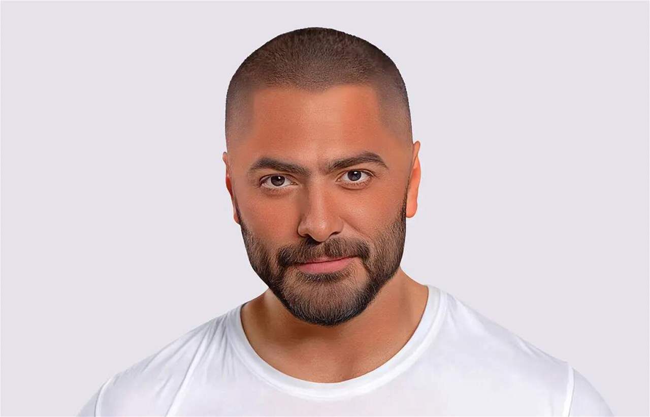 تامر حسني يوجه رسالة مؤثرة لـ مي عمر بعد وفاة والدها