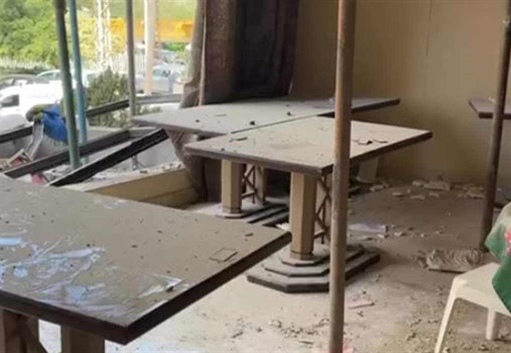 بالفيديو - دمار كبير بغرفة الفندق جراء الغارة الاسرائيلية