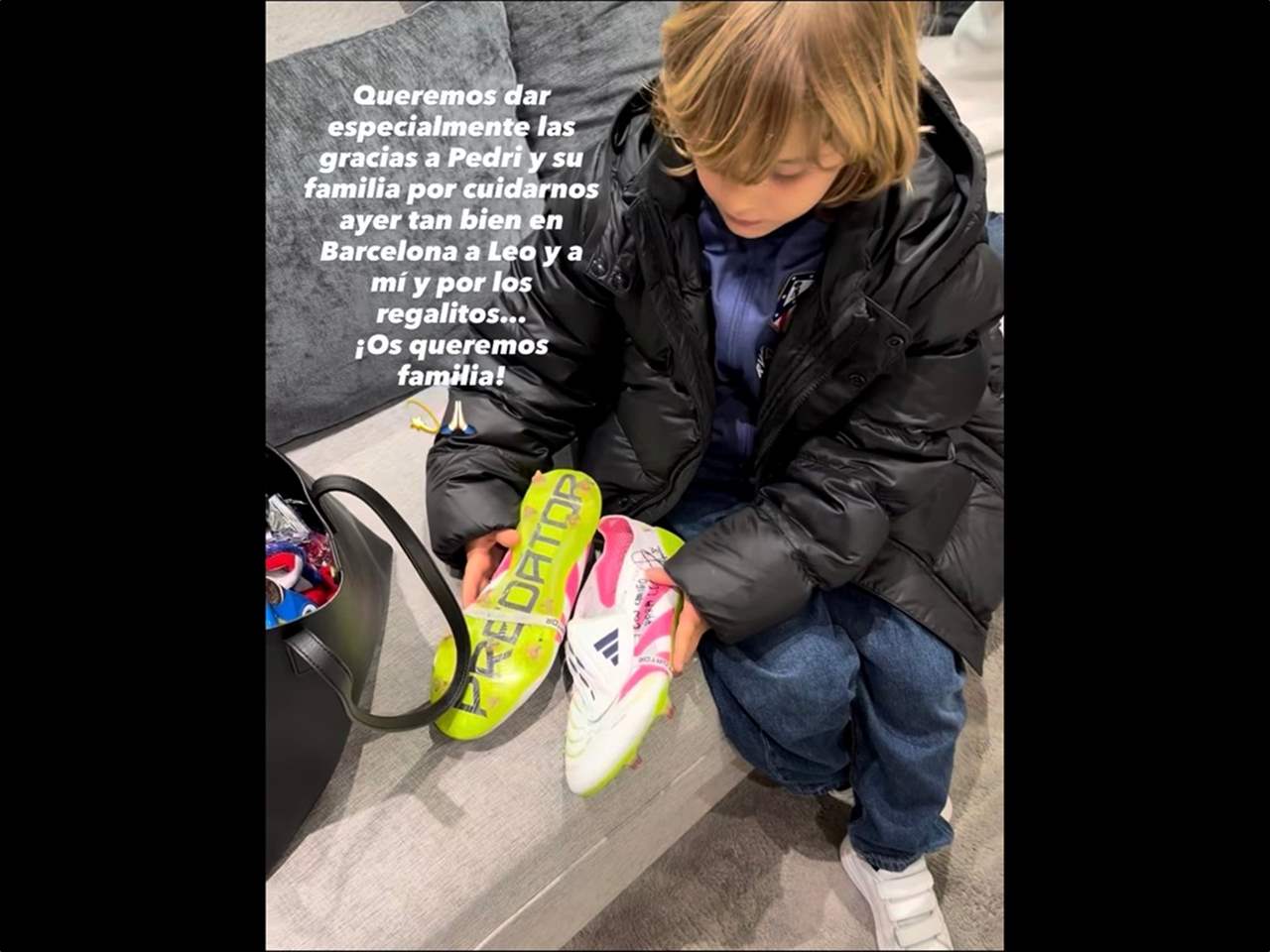 بيدري يجسد الروح الرياضية بهدية لنجل "كوكي" 