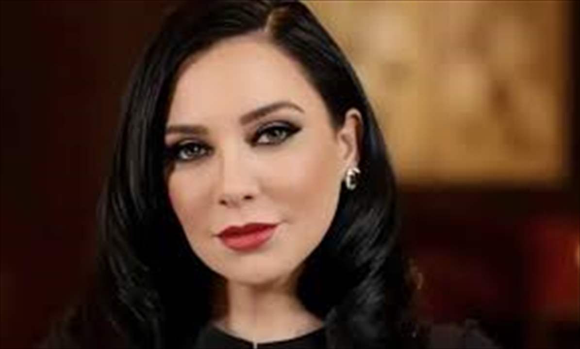 سلاف فواخرجي للبنانيين: بيوت لبنان وسوريا فداكم… سامحوني على عجزي