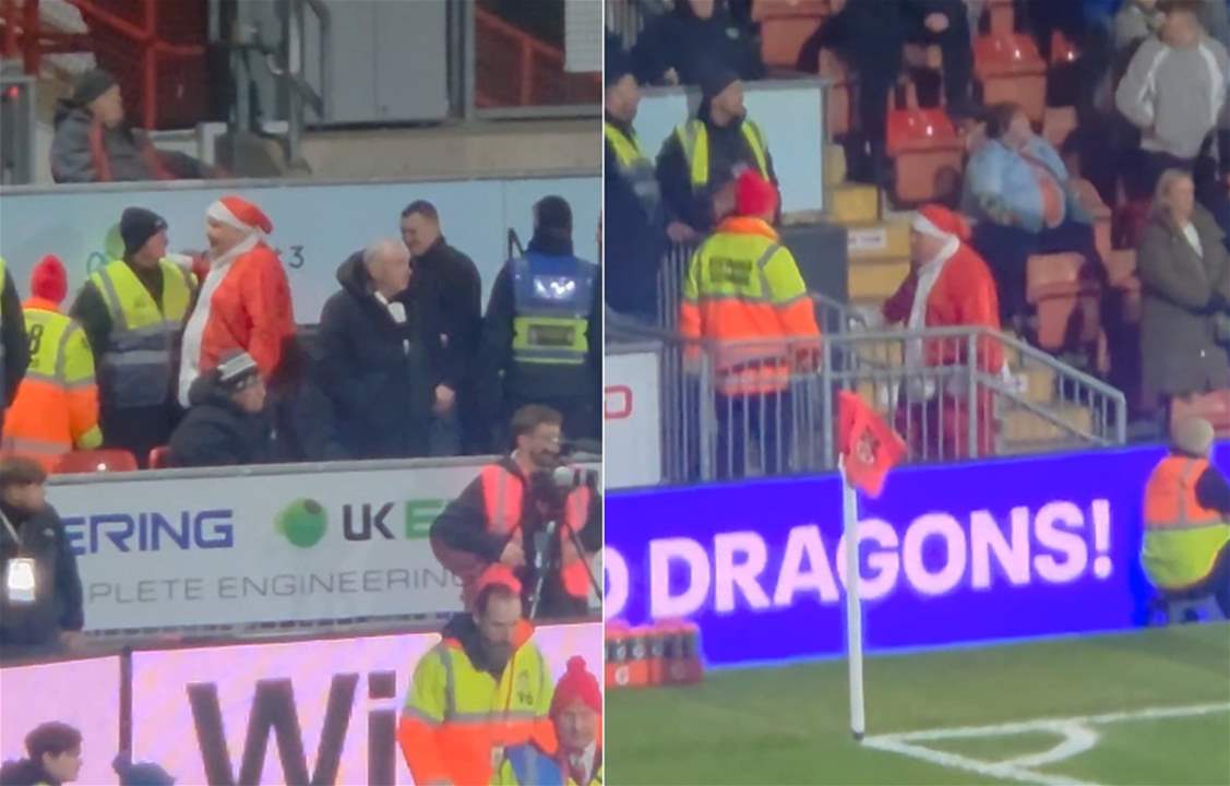 فيديو - مشجع بزيّ "بابا نويل" يخطف الأنظار بعيداً عن عيد الميلاد