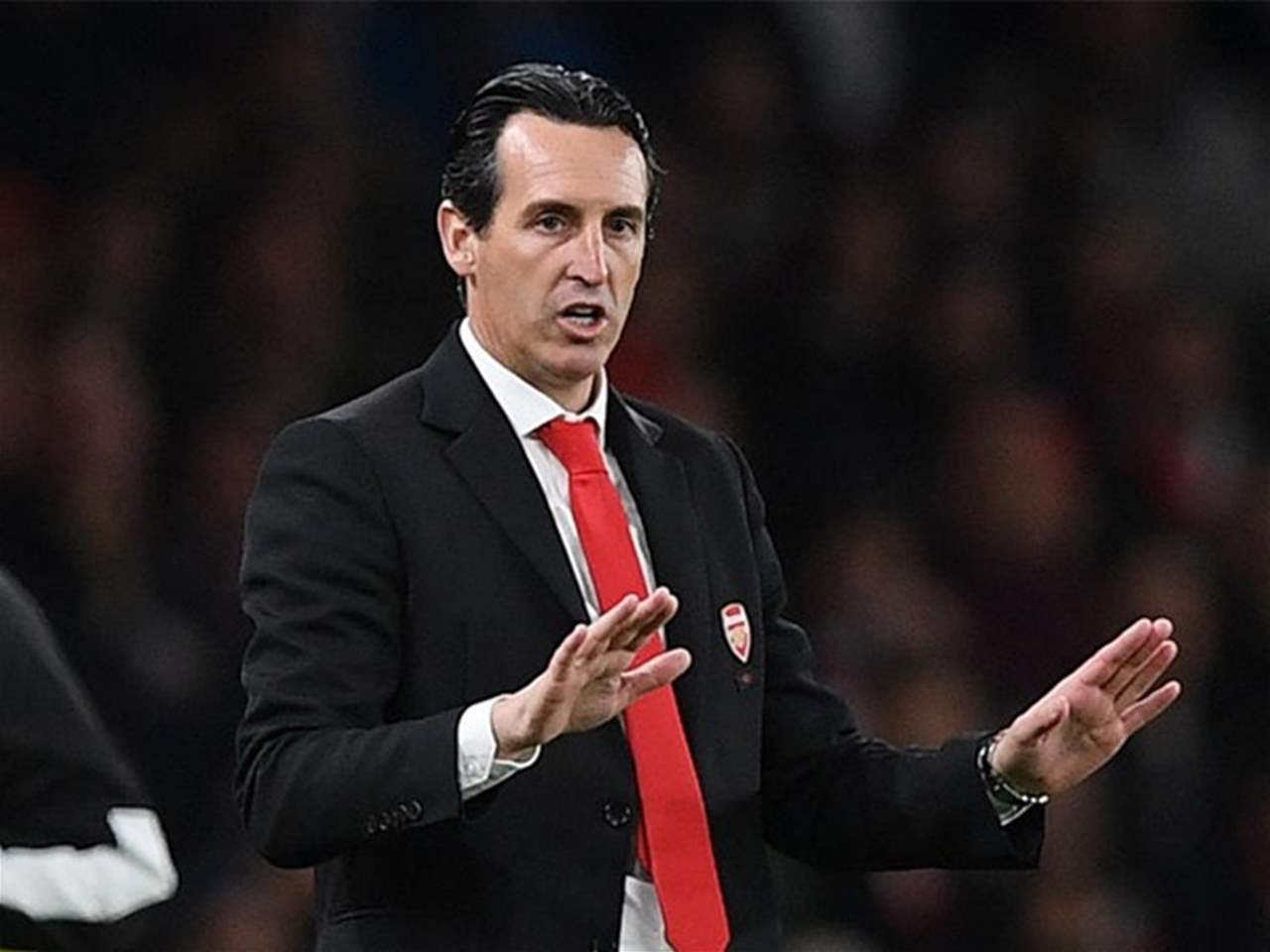 أوناي إيمري يدخل تاريخ أستون فيلا 