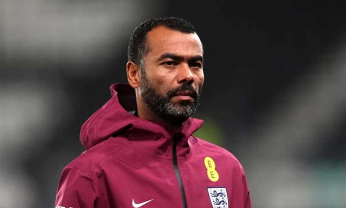 آشلي كول يقترب من تدريب نادٍ في أول تجربة كمدرب أول