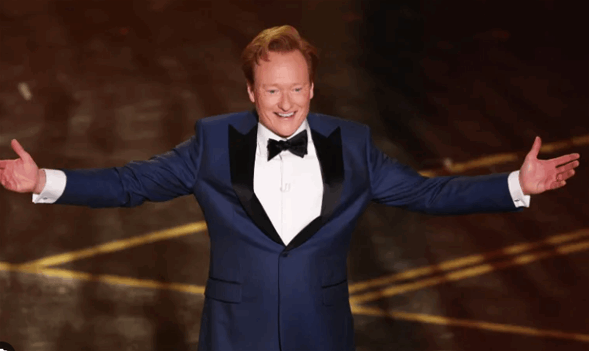 كونان أوبراين يثير الجدل في الأوسكار بسخرية لاذعة من نجوم هوليوود
