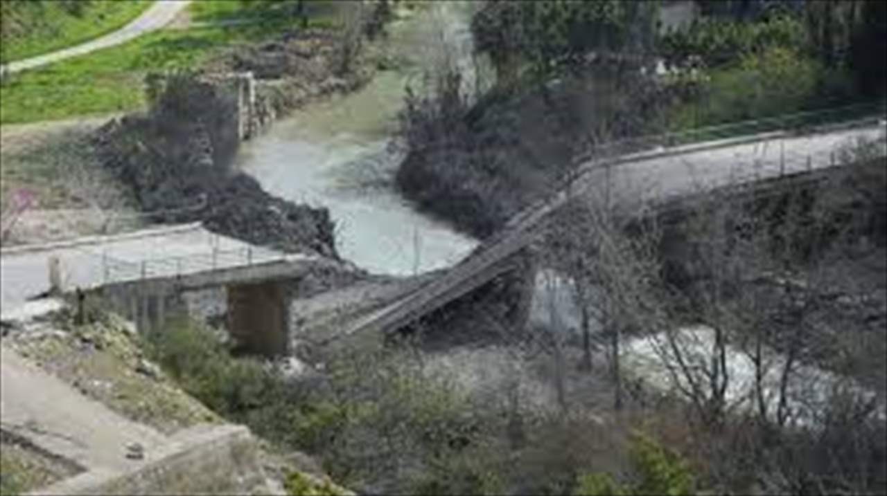 استهداف عدد من الجسور والمعابر في الجنوب.. اليكم مواقعها 