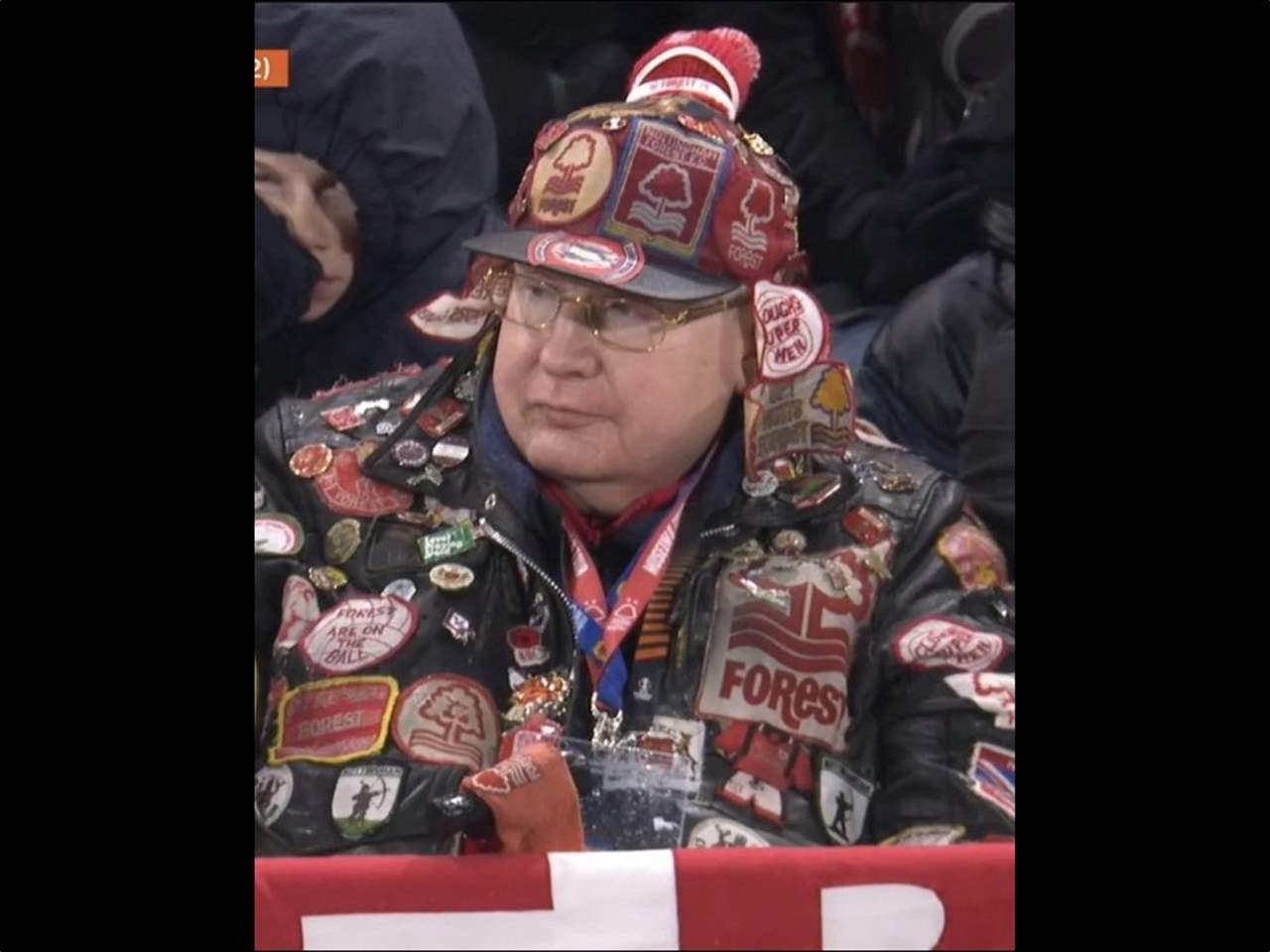 المشجع "إيبي" .. قصة وفاء عابرة للحدود