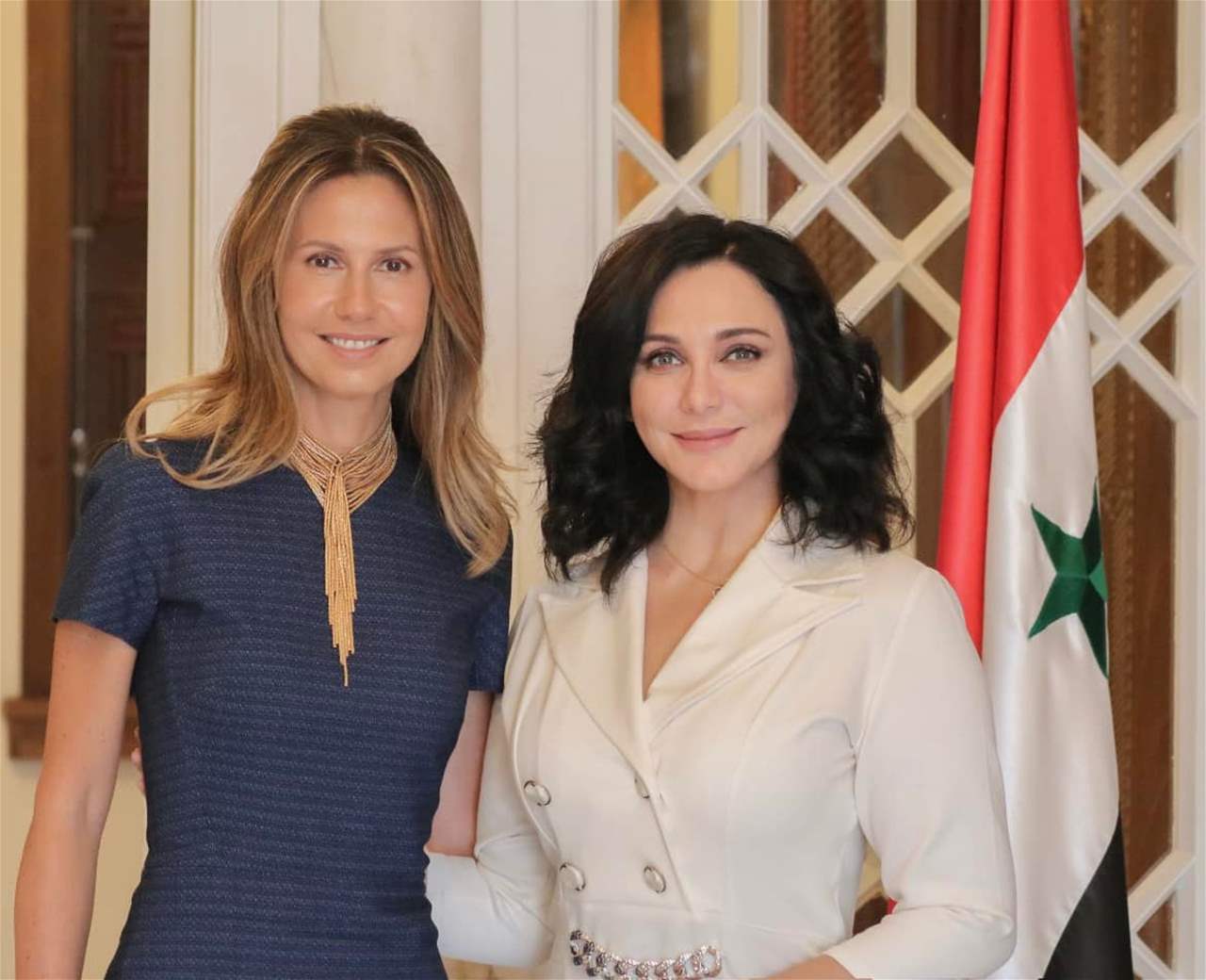 سلاف فواخرجي تنفي تجسيد شخصية "أسماء الأسد" وترد على الشائعات