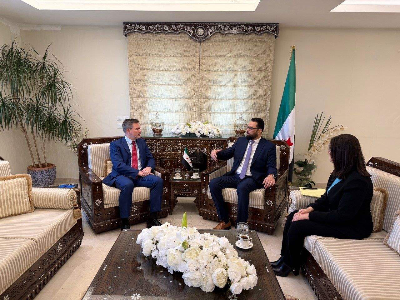 السفير الكندي في ضيافة الهزّاع