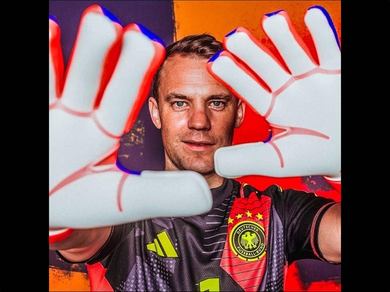 فيديو - العظمة تعترف بالعظمة: بوفون يهنئ نوير 