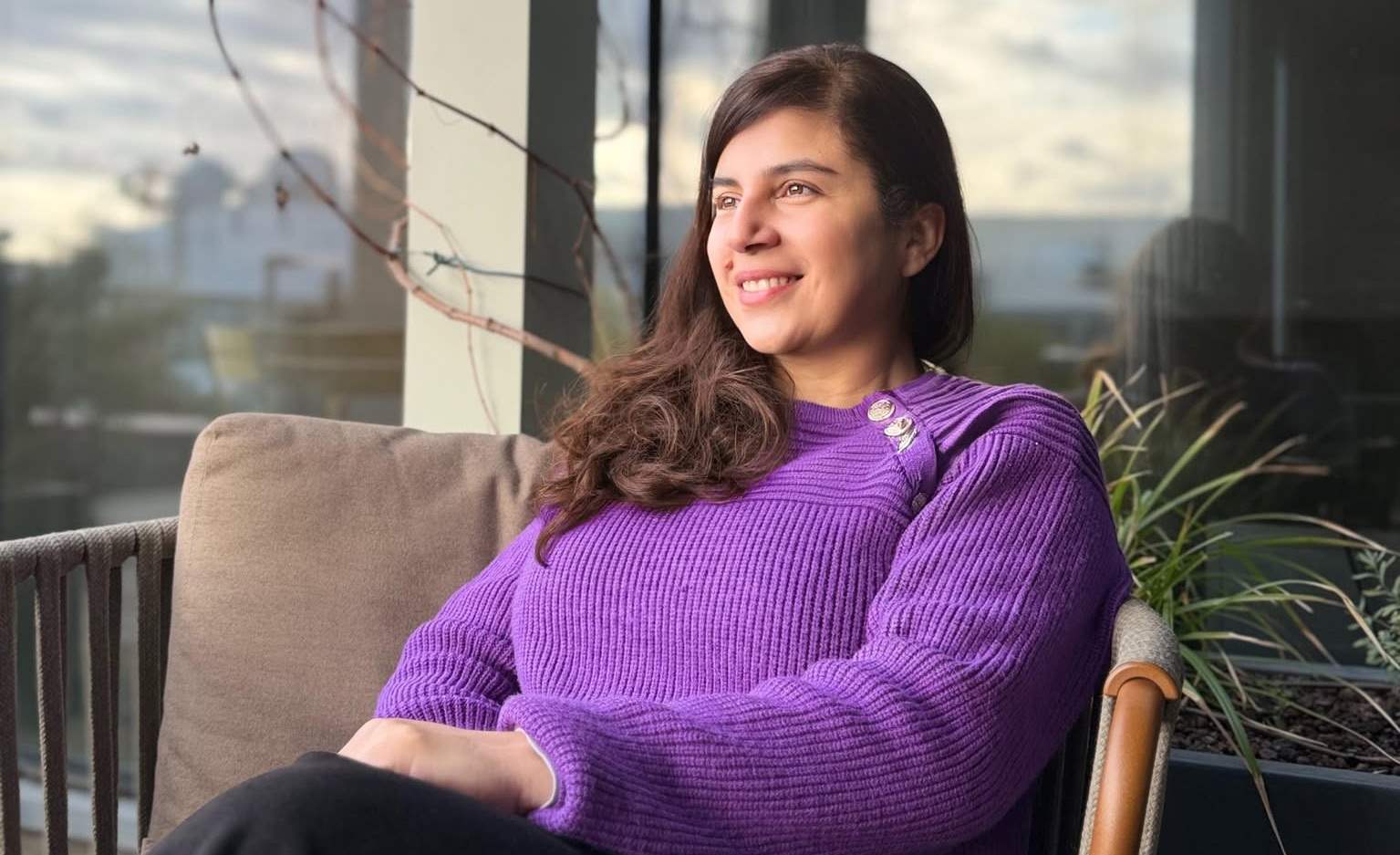 سلافة عويشق زوجة فارس الحلو تكشف سرا مفاجئا: ما كنت عارفة كيف بدي فوت عالبلد