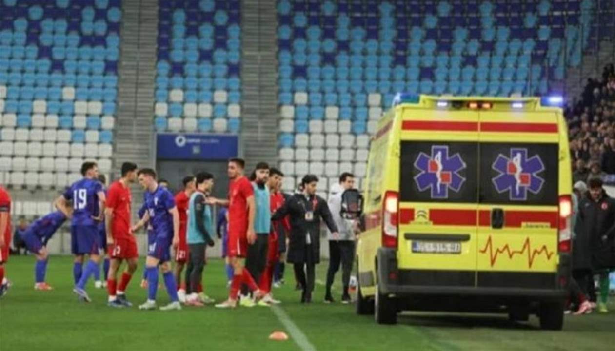 فيديو - بطاقة حمراء تنقل مدرب تركيا الى المستشفى