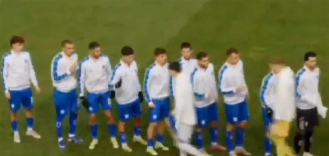 فيديو - لاعبو البوسنة رفضوا مصافحة منافسيهم الإسرائيليين