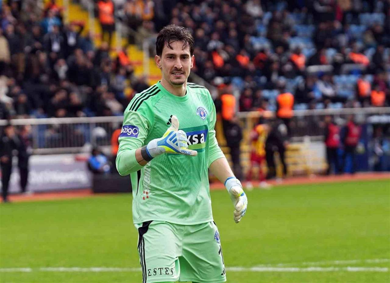  فيديو - حارس مرمى يكتب التاريخ بهدف نادر 