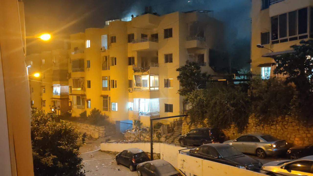 استهداف شقة في عين سعادة.. التفاصيل مع مراسلة الجديد 