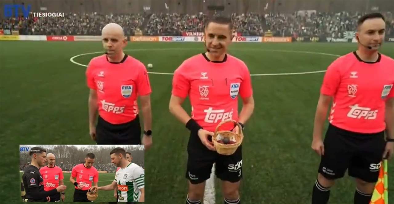 فيديو - "نقر البيض" بديلاً لرمية العملة في الدوري الليتواني