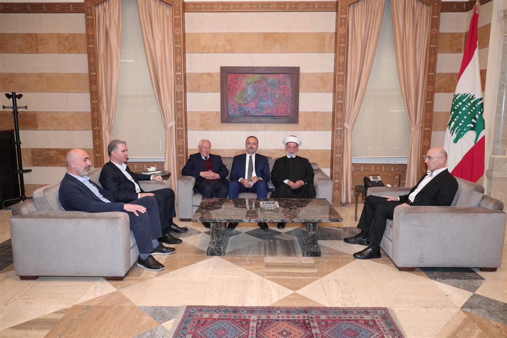 إجتماع أمني في مكتب الحجار.. وتضامن مع أهالي القرى الحدودية 