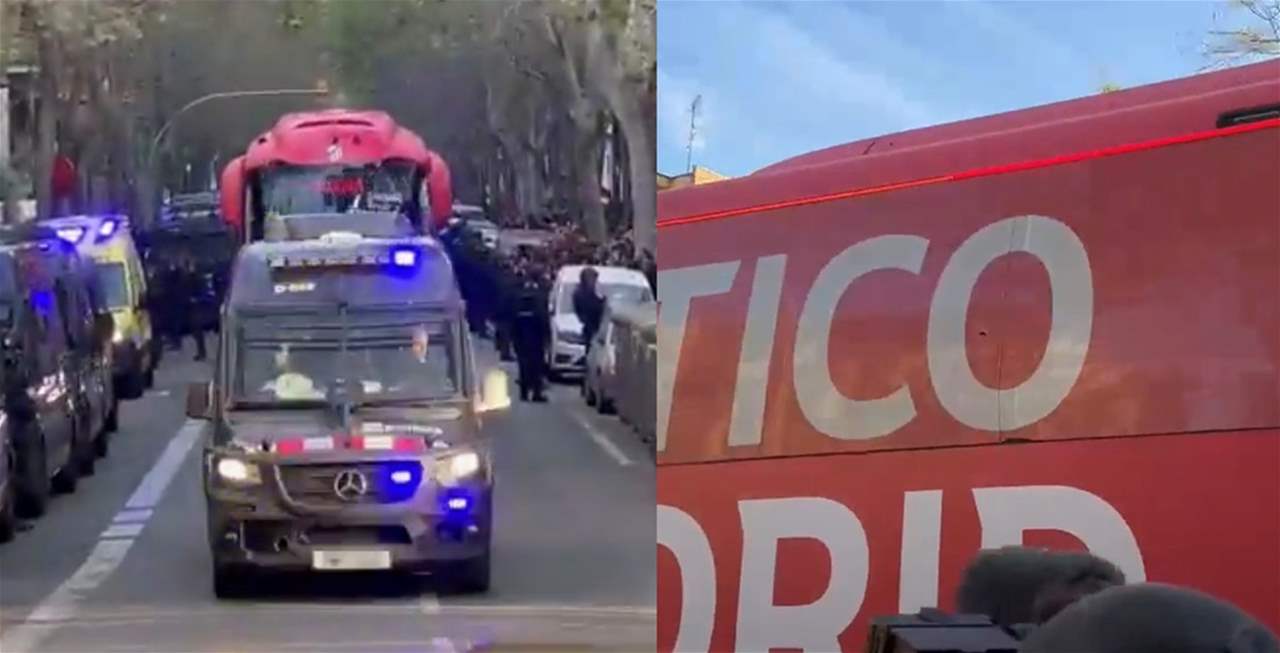 تحطم نافذتين في حافلة أتلتيكو مدريد قبل قمة برشلونة في دوري الأبطال