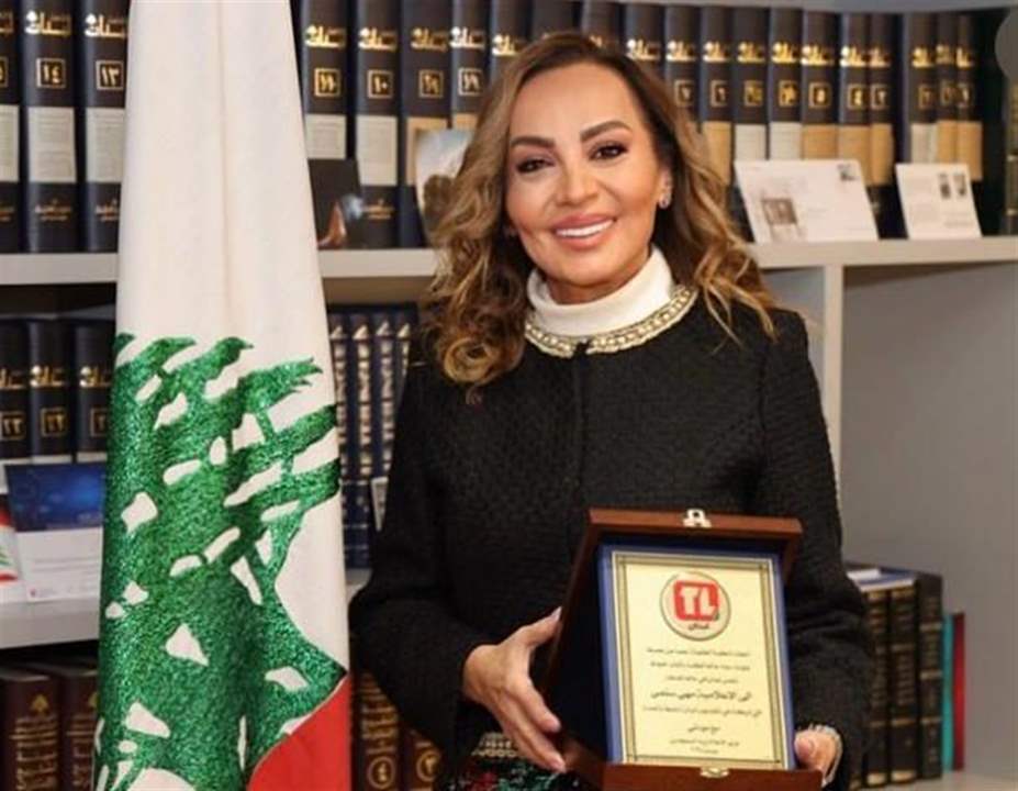 إعلامية لبنانية تُفجع بوفاة شقيقتها جراء العدوان وسلاف فواخرجي اول المعزّين