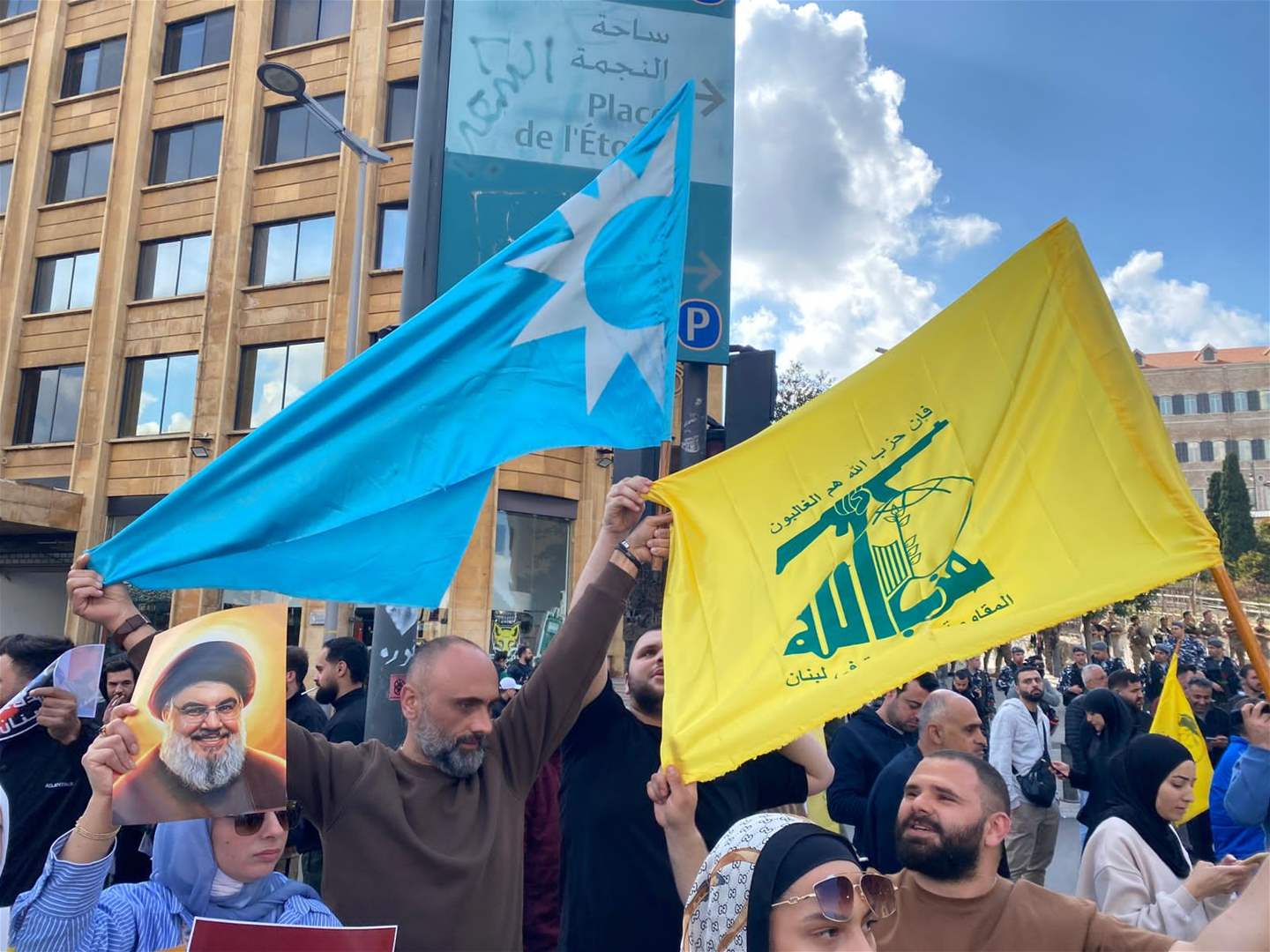 العلم الأزرق الى جانب الأصفر.. والمستقبل يستنكر