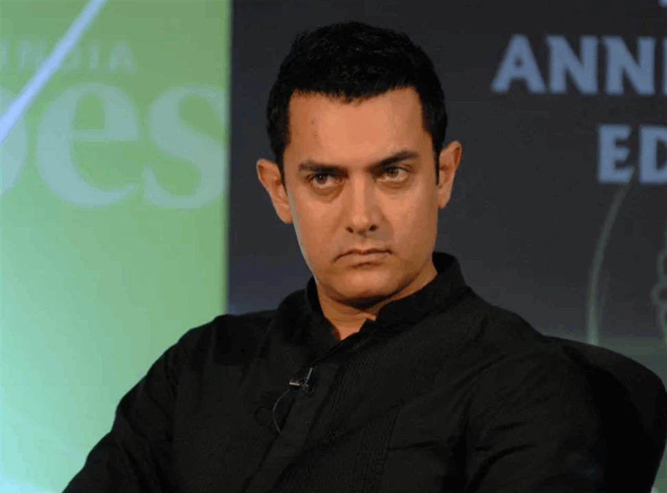 النجم الهندي عامر خان يكشف صدمة الطلاق: عام ونصف من الإدمان