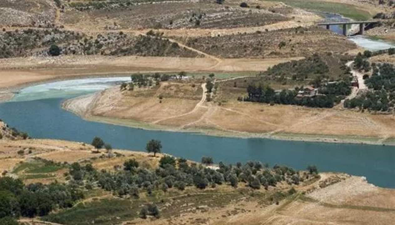 بعد إصابة غير مباشرة لسيارة فريق عملها جراء غارة.. بيان لمصلحة الليطاني (صورة)