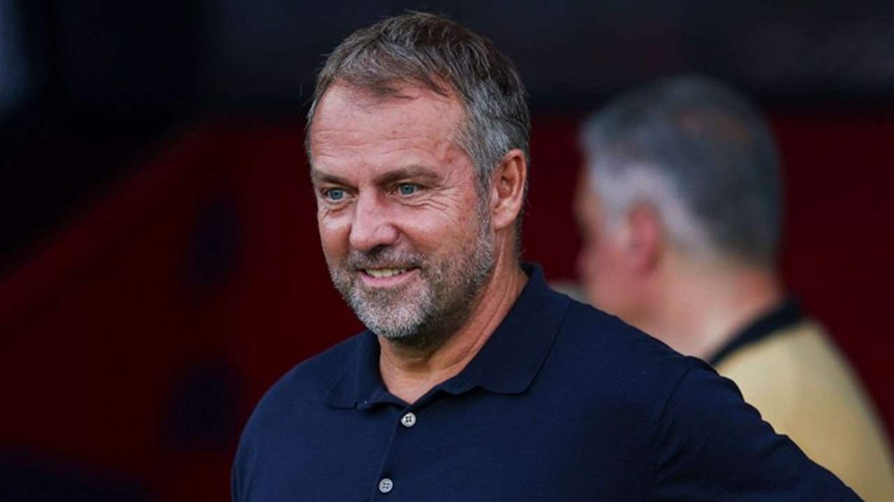 فليك يغيّر مقر إقامة برشلونة بحثًا عن فأل حسن قبل موقعة أتلتيكو مدريد