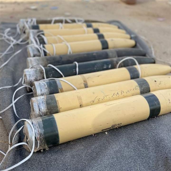 المنصة والصواريخ التي عثر عليها الأمن السوري