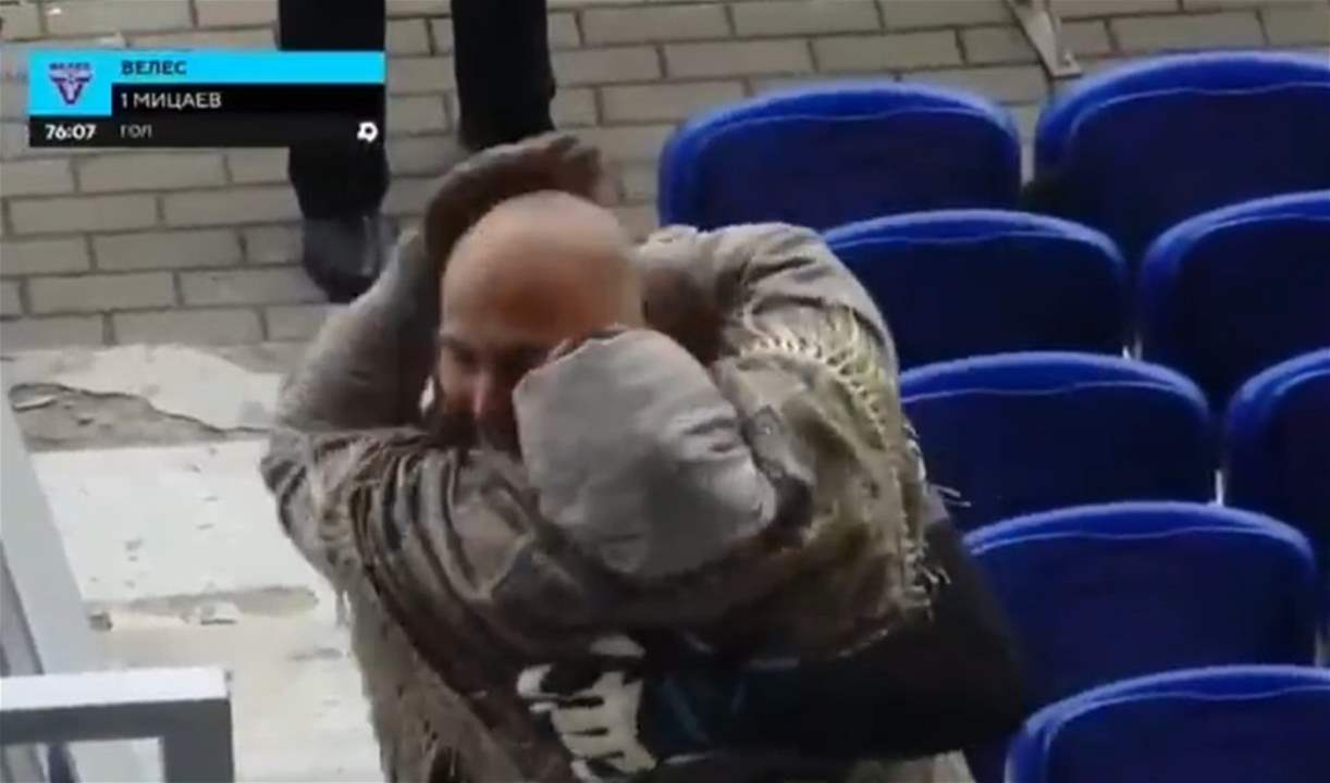 فيديو - حارس مرمى سجّل هدفاً وركض نحو والدته