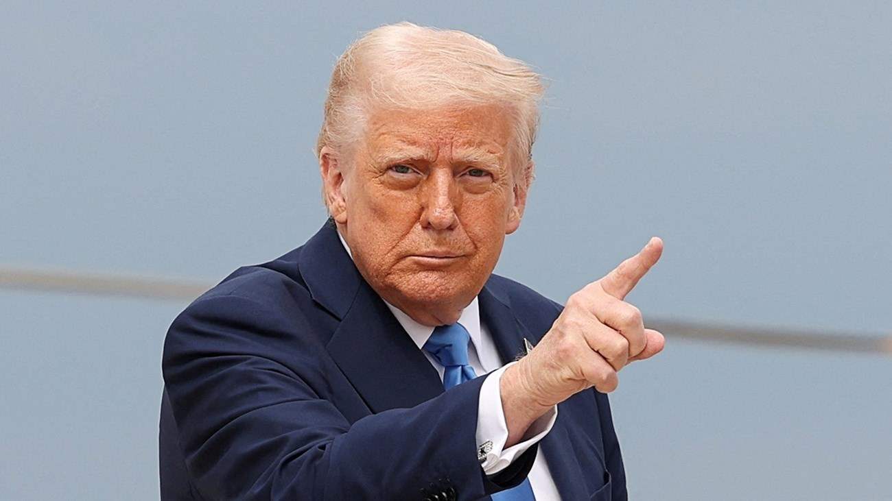 ترامب: إيران تنهار مالياً.. والحصار مستمر!