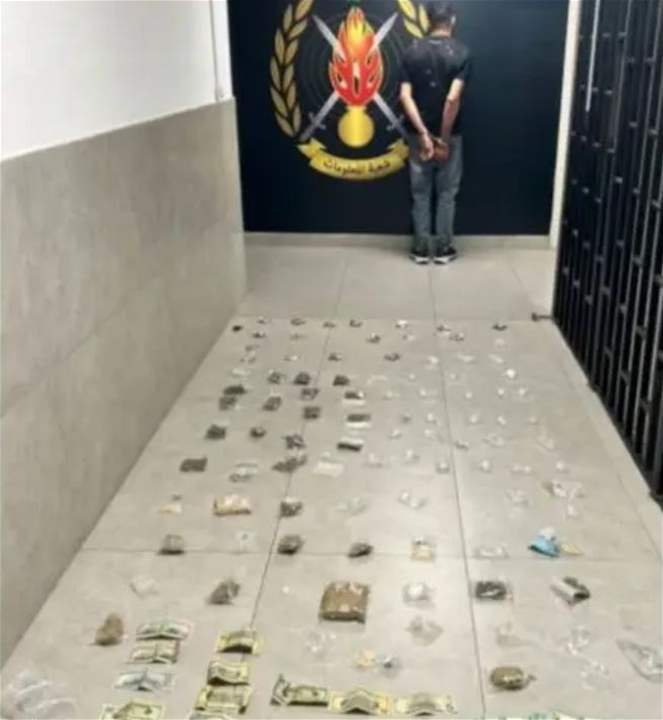 بالجرم المشهود.. توقيف مروّج مخدرات في رومية