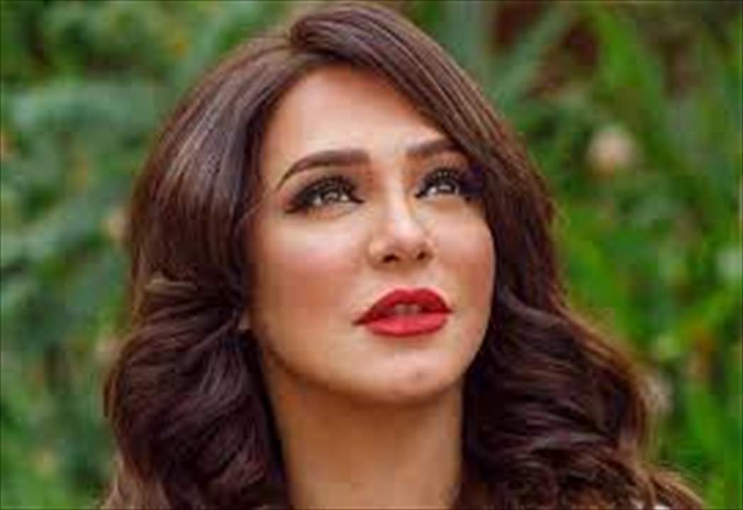 فيديو عفوي لـ سلاف فواخرجي وباسم سمرة يلفت الأنظار