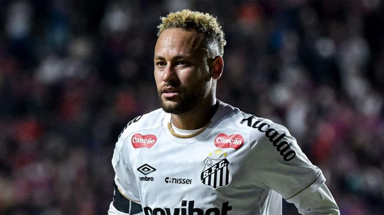 فيديو - نيمار يواسي طفلًا باكياً قبل مباراة سانتوس 