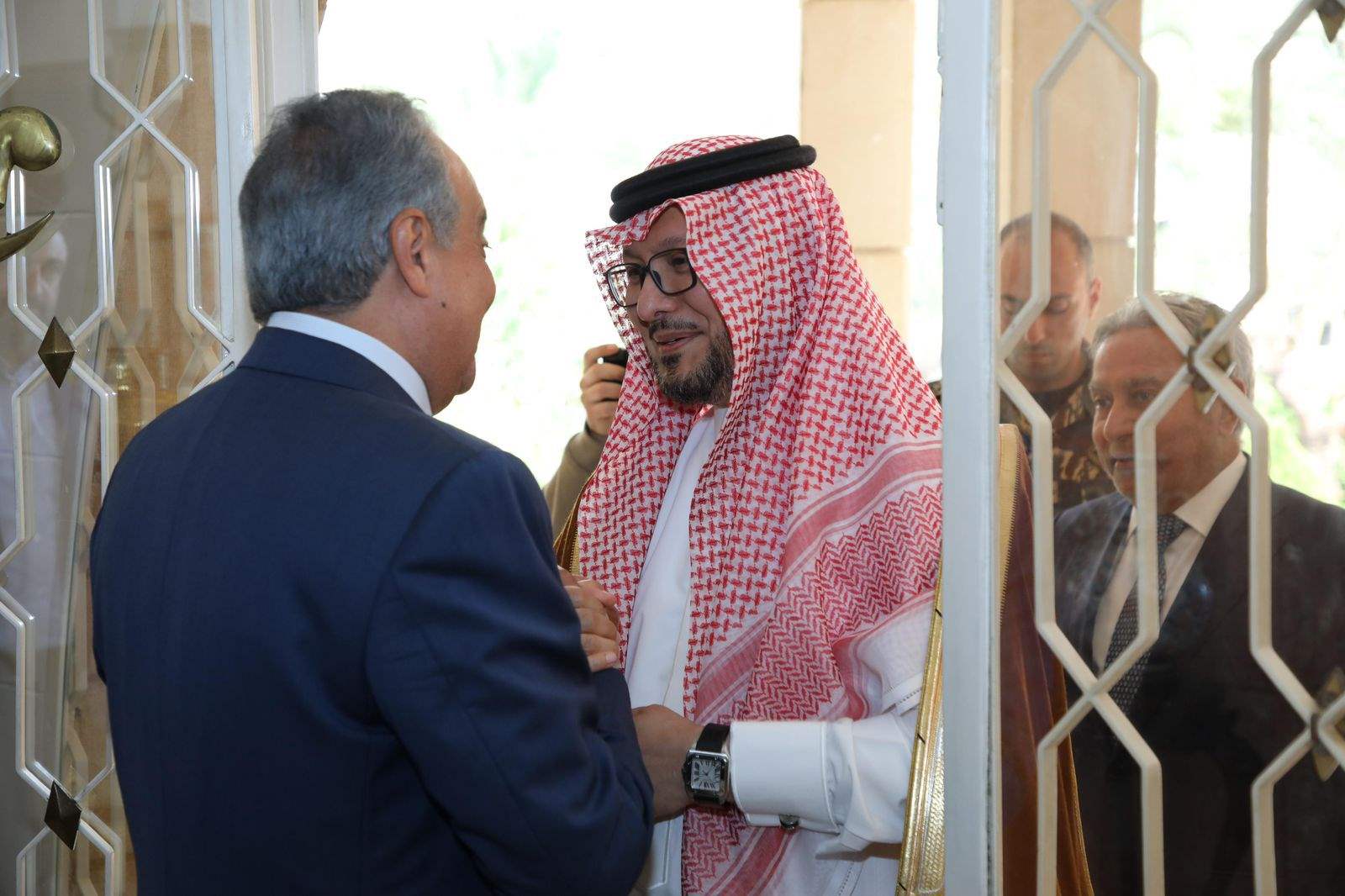 أرسلان استقبل السفير بخاري في زيارة وداعية